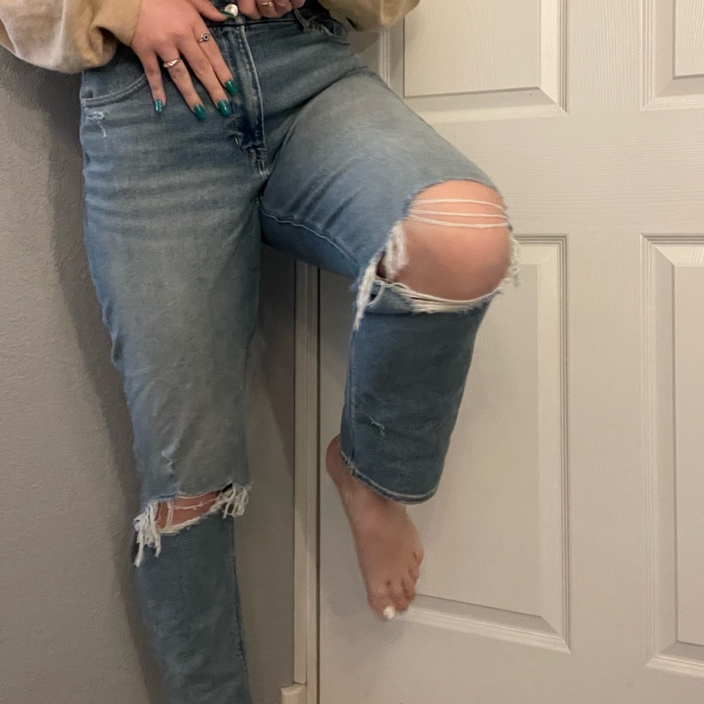 American Eagle Ripped Mom Jeans